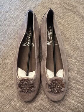 AEROSOLES Silver/Taupe Suede Flats with Decorative Medallion
